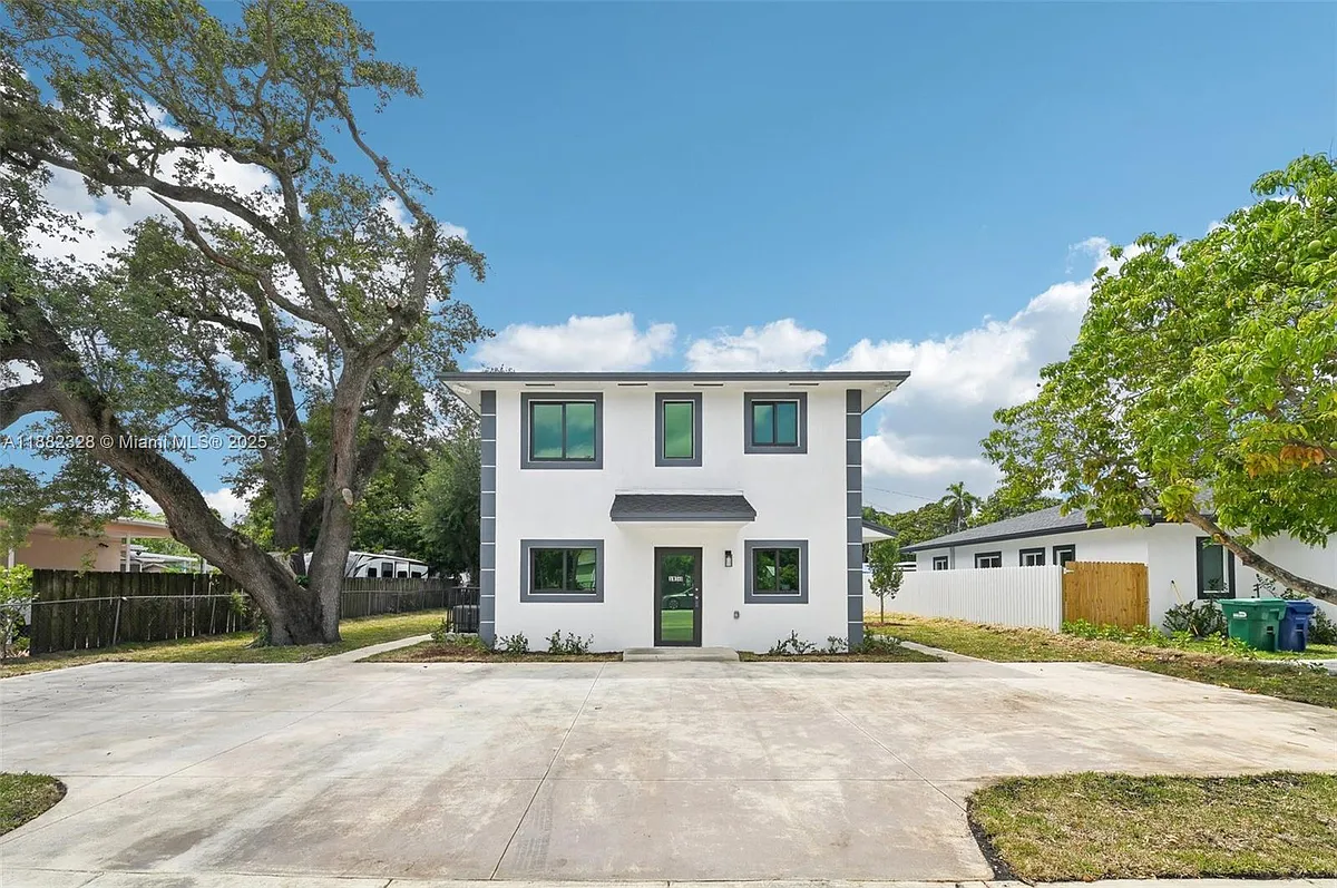 Building Photo - 10344 NW 29th Ave #10344