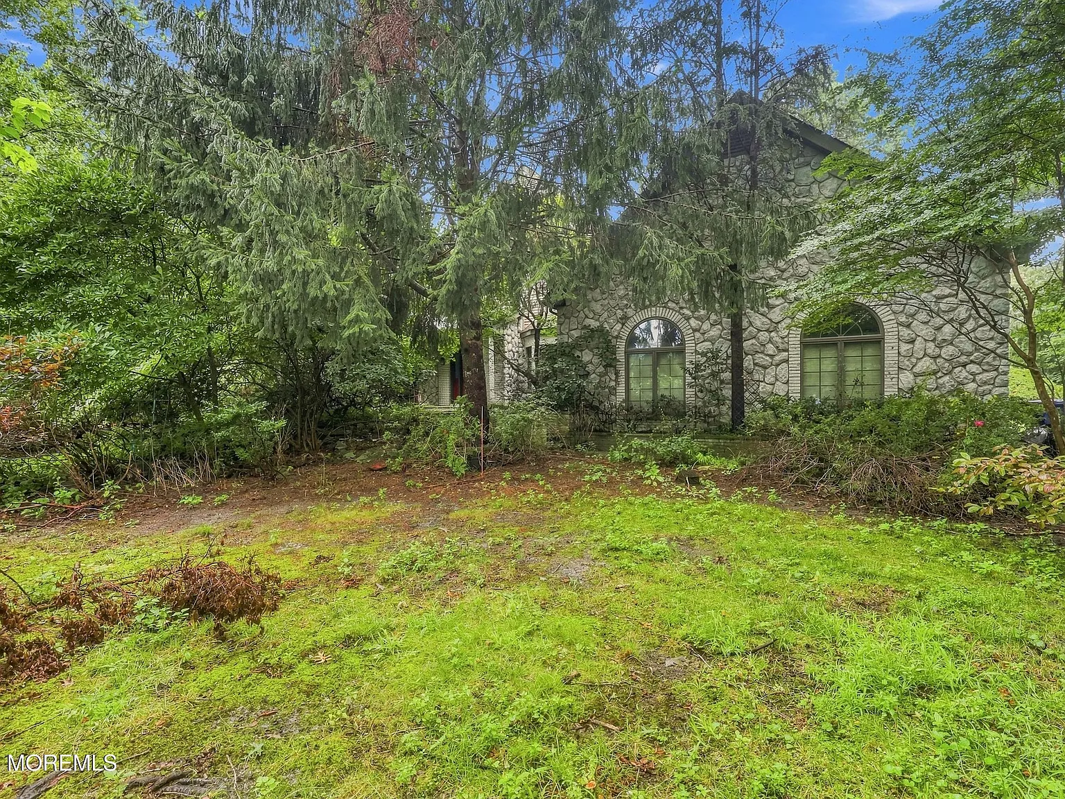 4 bed, 5.0 bath, 4772 sqft, $5,900 — Photo 2