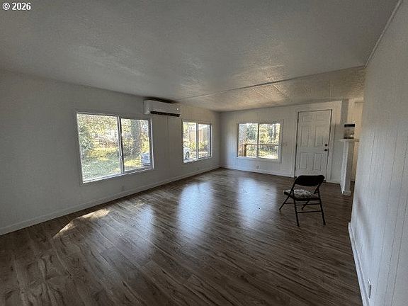 5th image of 44440 Finch Ln