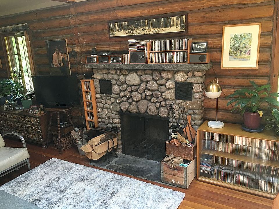 2nd image of 20 Moonhaw Rd