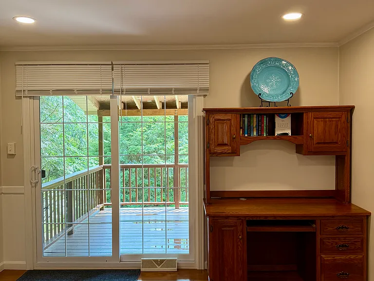 102 Sarvey Ln — Photo 18