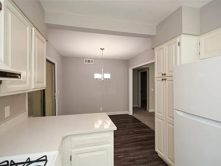 607 Lismore SE — Photo 17