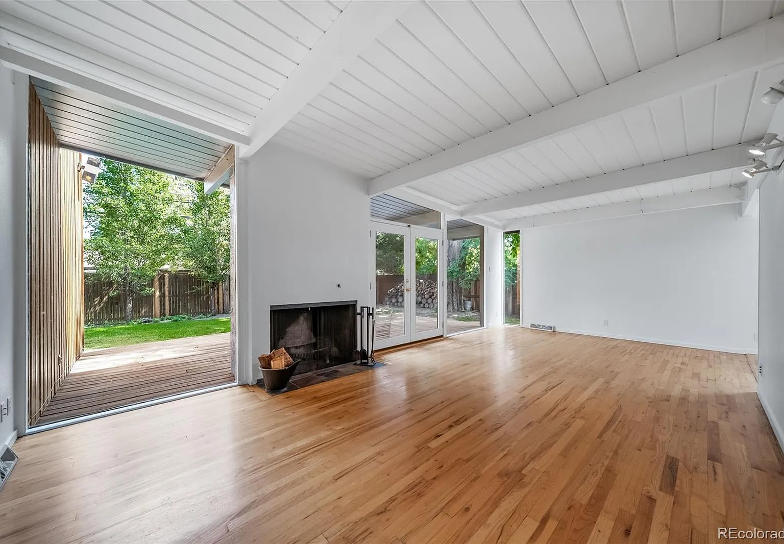 3 bed, 2.0 bath, 1226 sqft, $3,500 — Photo 4