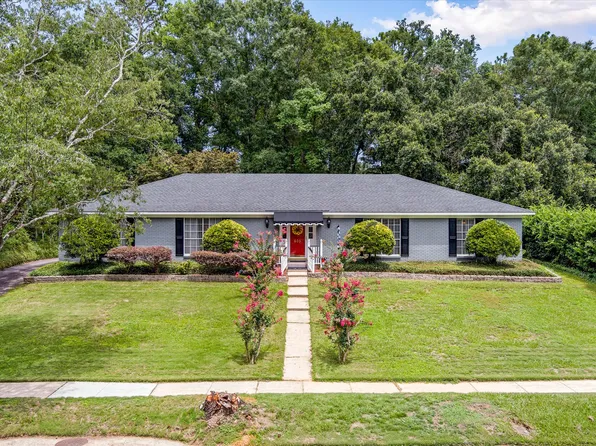 605 Highland Woods Dr E, Mobile, AL 36608