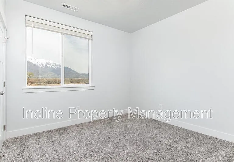 772 N 260 W — Photo 13