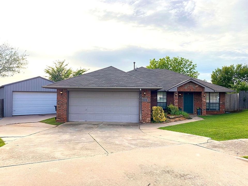 1st image of 601 Redwood Cir