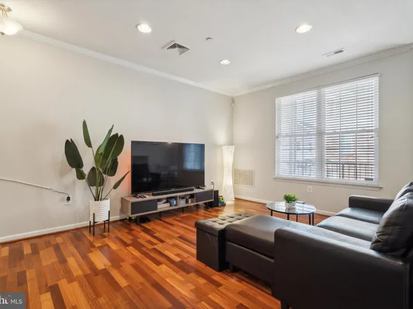 3139 W Thompson St, Philadelphia, PA 19121