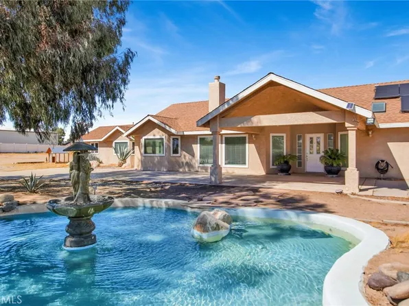 12834 Mission St, Oak Hills, CA 92344