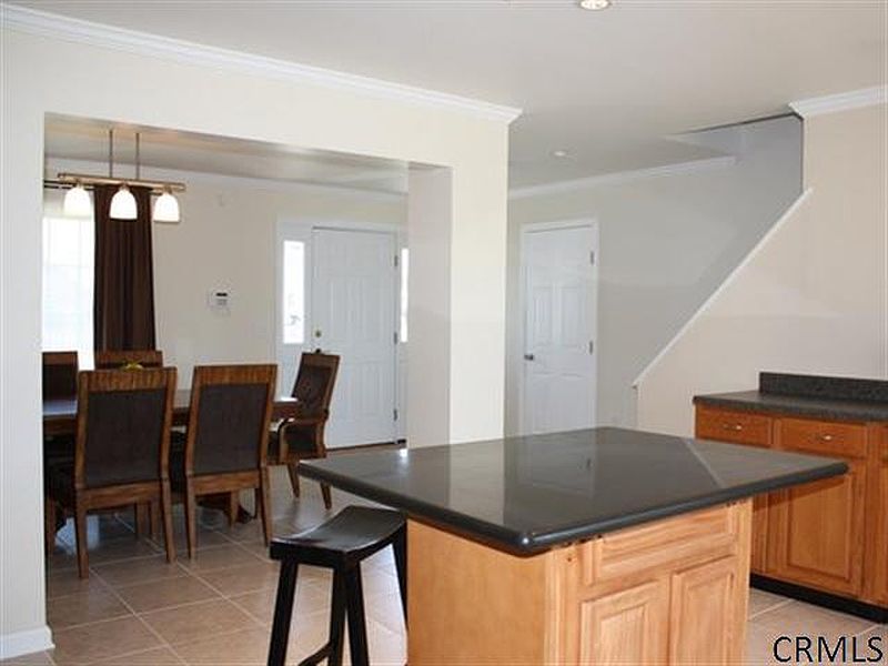 3rd image of 32 SHERWOOD Avenue