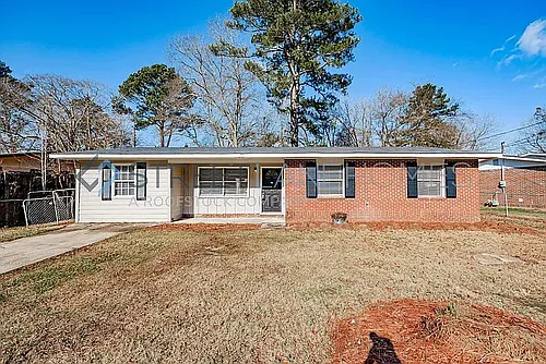 2321 Danbury Dr Photo 1