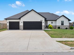 1792 E New Madrid Dr, Republic, MO 65738