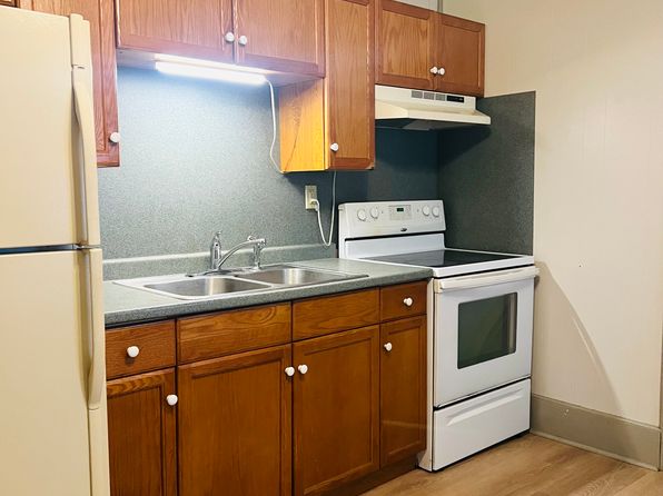 212 S Railroad St #1