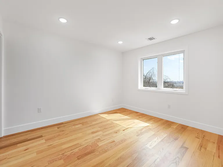 270 Lafayette Ave #2 — Photo 10