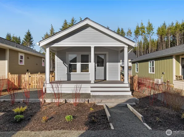40 Bungalow Loop, Pacific Beach, WA 98571