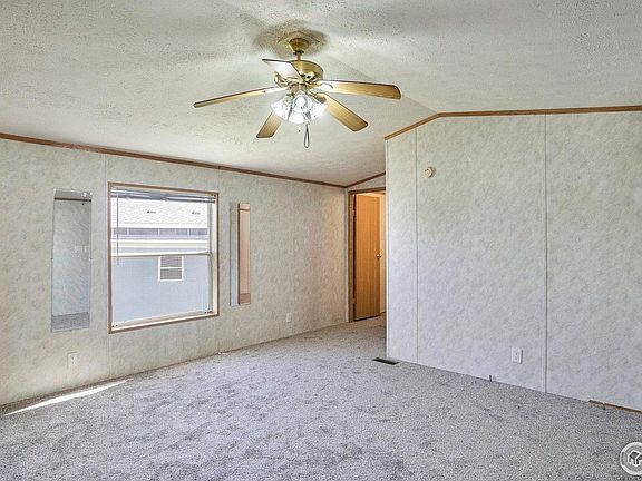 3rd image of 2200 37th St #32