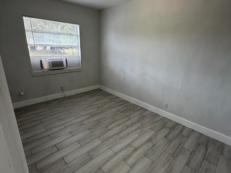2722 Poinsettia Ave #16 — Photo 6