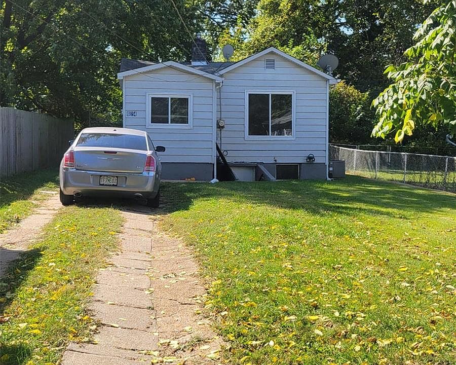 1st image of 624 De Merville Ave