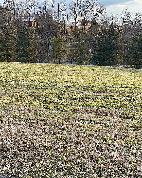 2nd image of 17 Belle Arden Dr