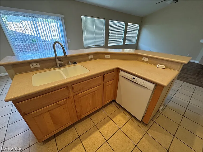 2294 Tedesca Dr — Photo 10