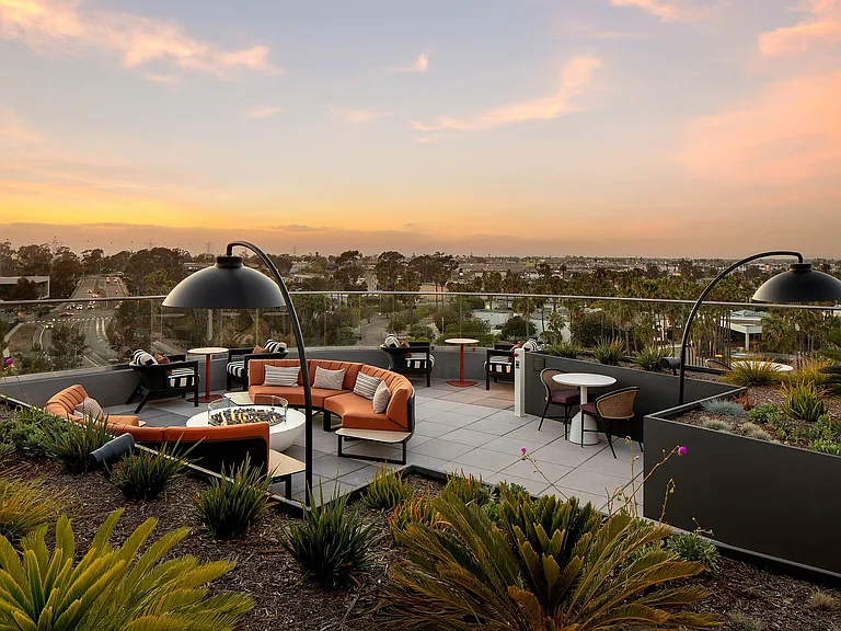 Rooftop fire pit lounge
