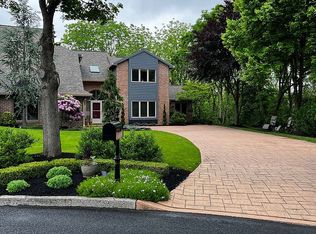 2877 Exeter Dr, Emmaus, PA 18049