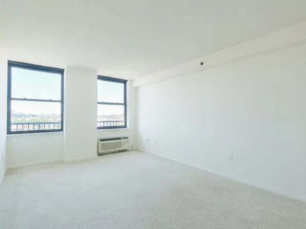 77 Park Avenue 0318 image 2 of 55