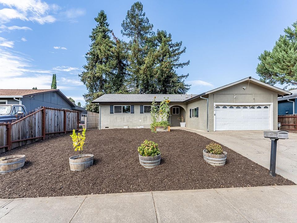 1st image of 840 E Gobbi Street