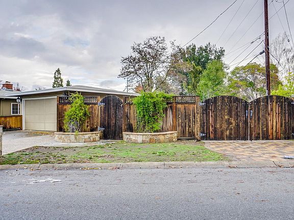 4th image of 12588 Saratoga Ave