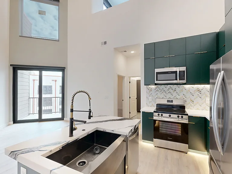 3923 Wyandotte St #3 — Photo 1