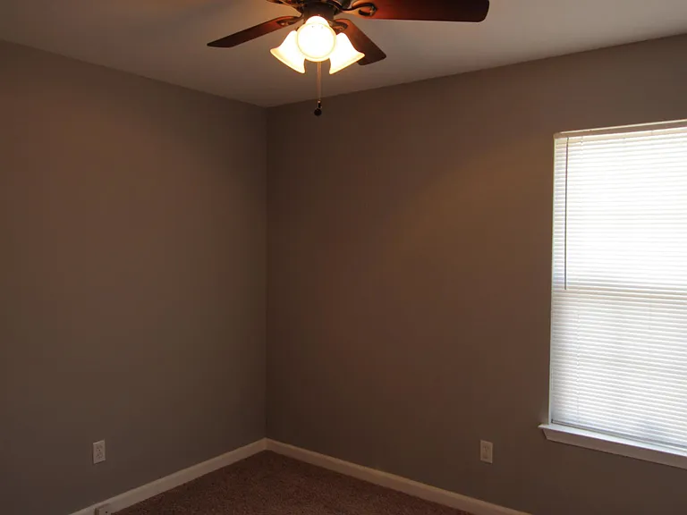 100 Rothwood Ct — Photo 16