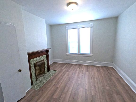 1st floor living rm or additional 4th bedroom