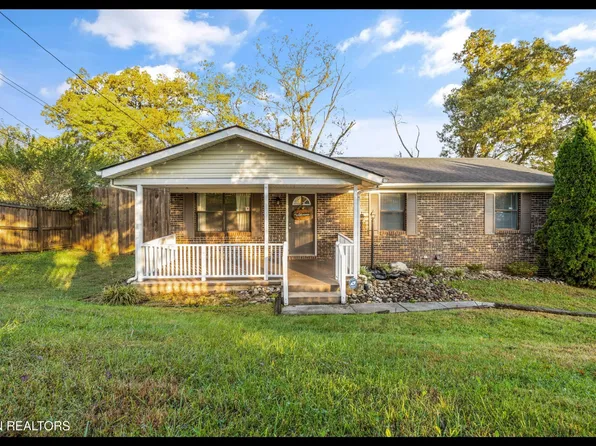 2658 Randall Rd, Strawberry Plains, TN 37871