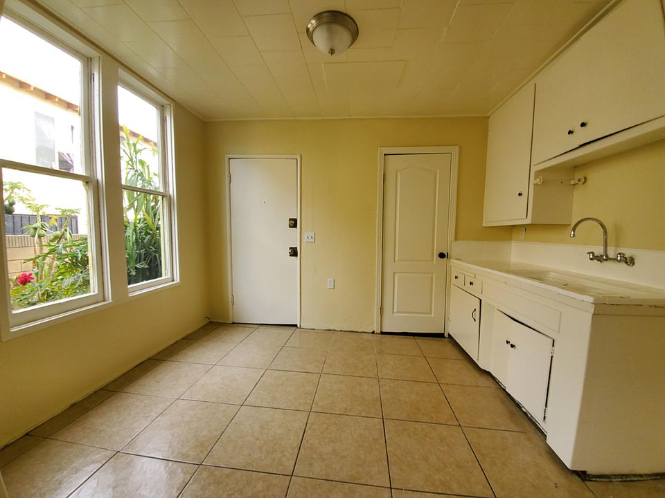 2nd image of 1350 E Hellman St APT 3