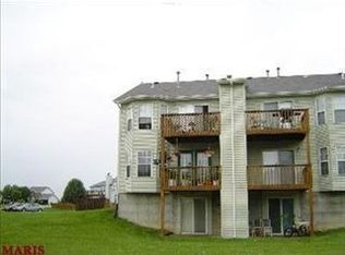 1420 Surrey Ln, Saint Peters, MO