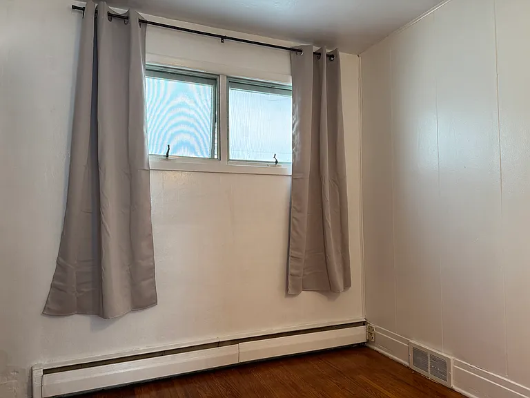 18 Tuxedo Pl #1 — Photo 8