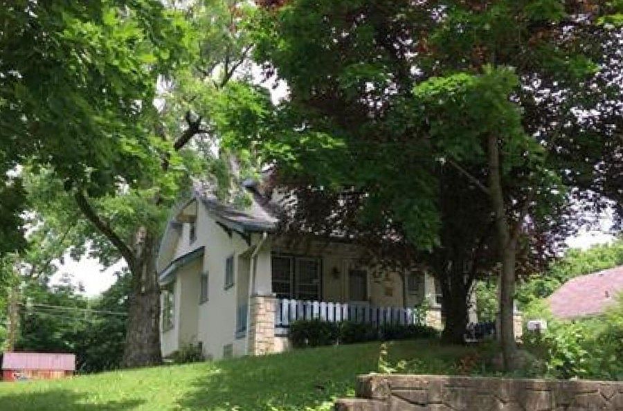 2nd image of 2540 Dibblee Ave