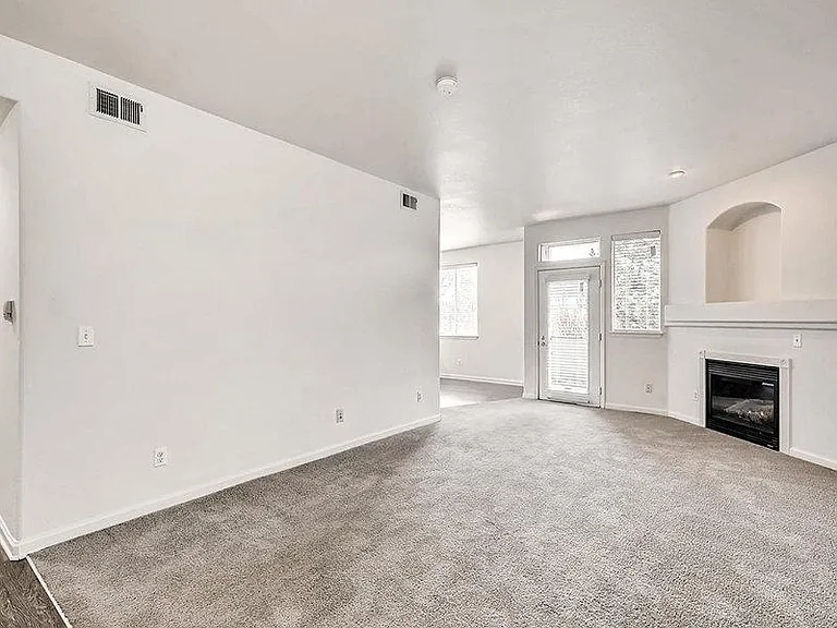 Allure Apartments — Photo 17