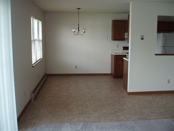 3rd image of 351 Stratford Way APT 4