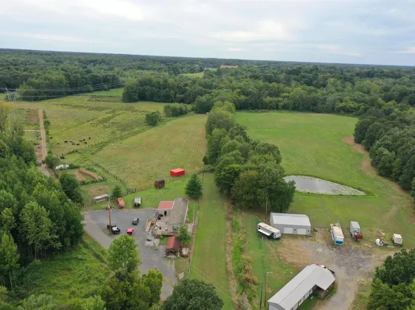 180 Ed Lampley Rd, Benton, KY 42025