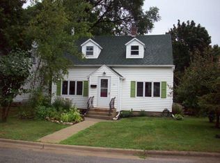 26 S Geneva Ave, Sturgeon Bay, WI 54235