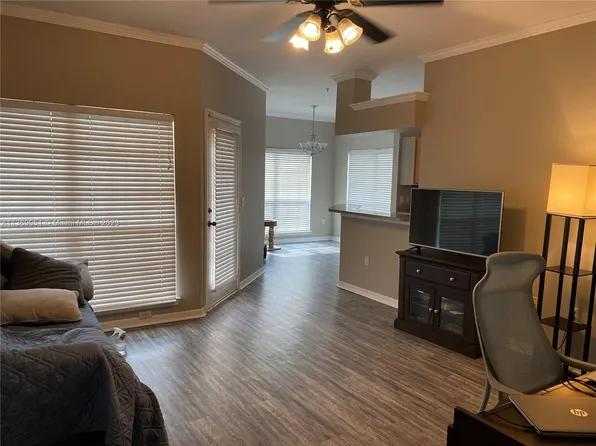 7800 Point Meadows Dr APT 222, Jacksonville, FL 32256