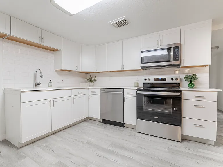 125 Forrest Ave — Photo 6