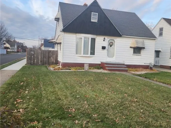 2716 Russell Ave, Parma, OH 44134
