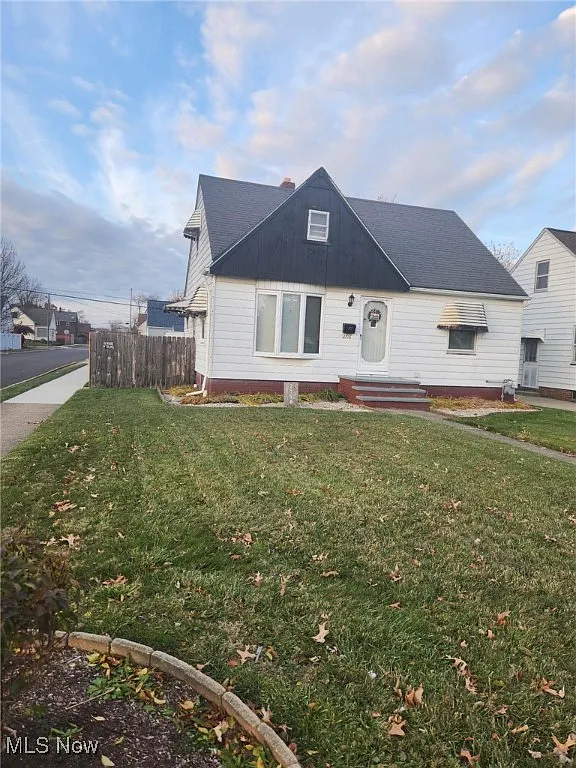 2716 Russell Ave photo 1