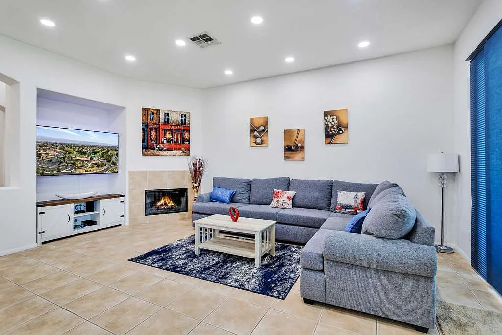 3 bed, 2112 sqft, $4,000 — Photo 4