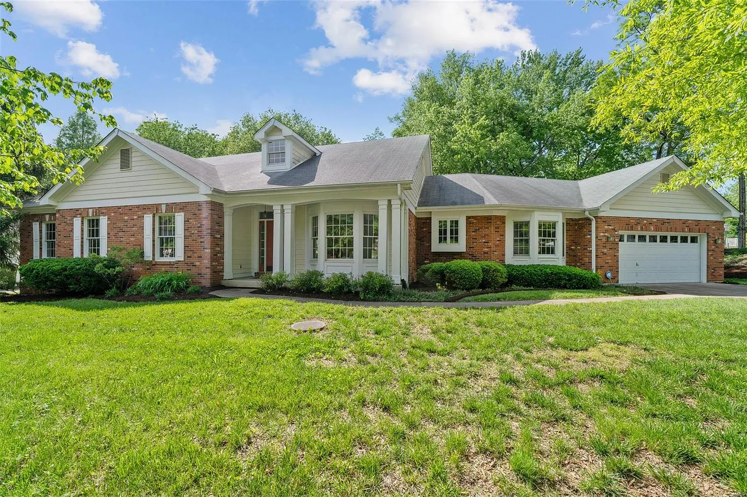 545 Pointe Essex Ct photo 1