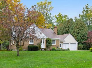 492 4 Mile Rd NW, Comstock Park, MI 49321