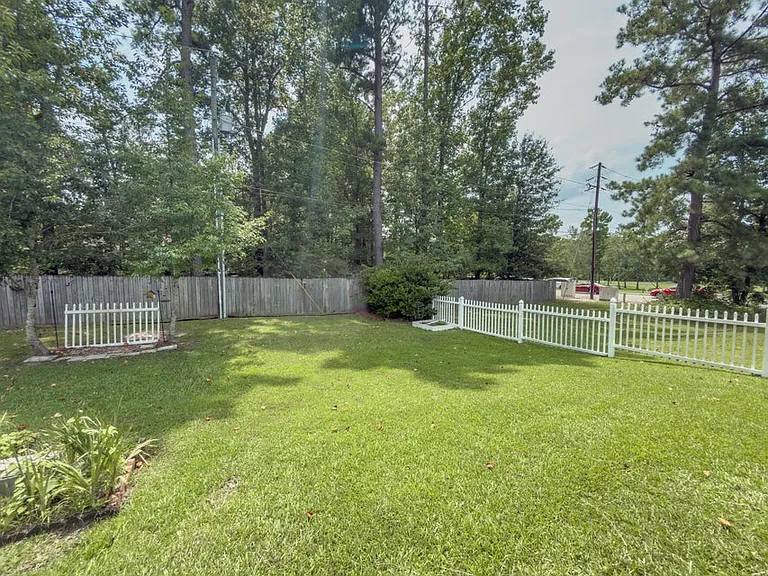 102 Manning Ct — Photo 20