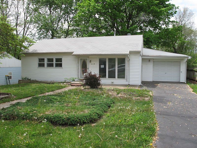 1st image of 618 N 80th Pl