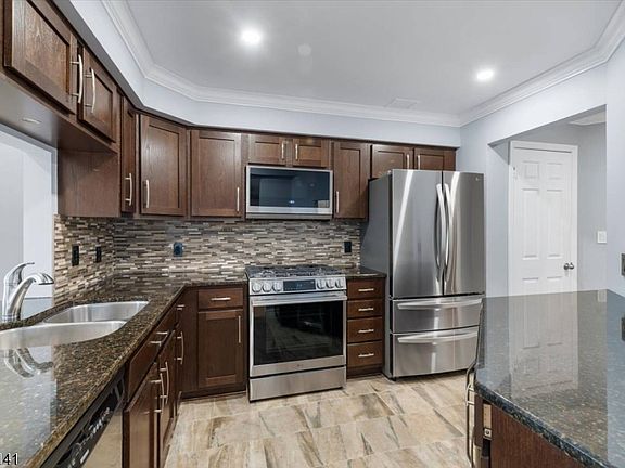 2nd image of 37 Amethyst Ln
